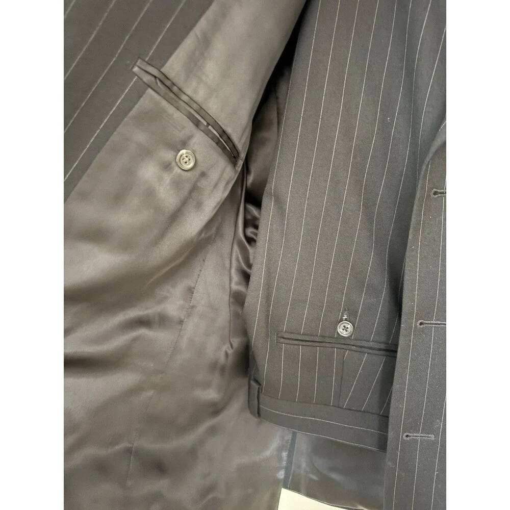 Chaps Sophisticated Men Pinstriped Suit Size 40S Retails for over $200
